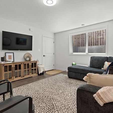 Livingston Way I Sleep 6 I Netflix I Kitchen I Tv Villa Pincher Creek Buitenkant foto