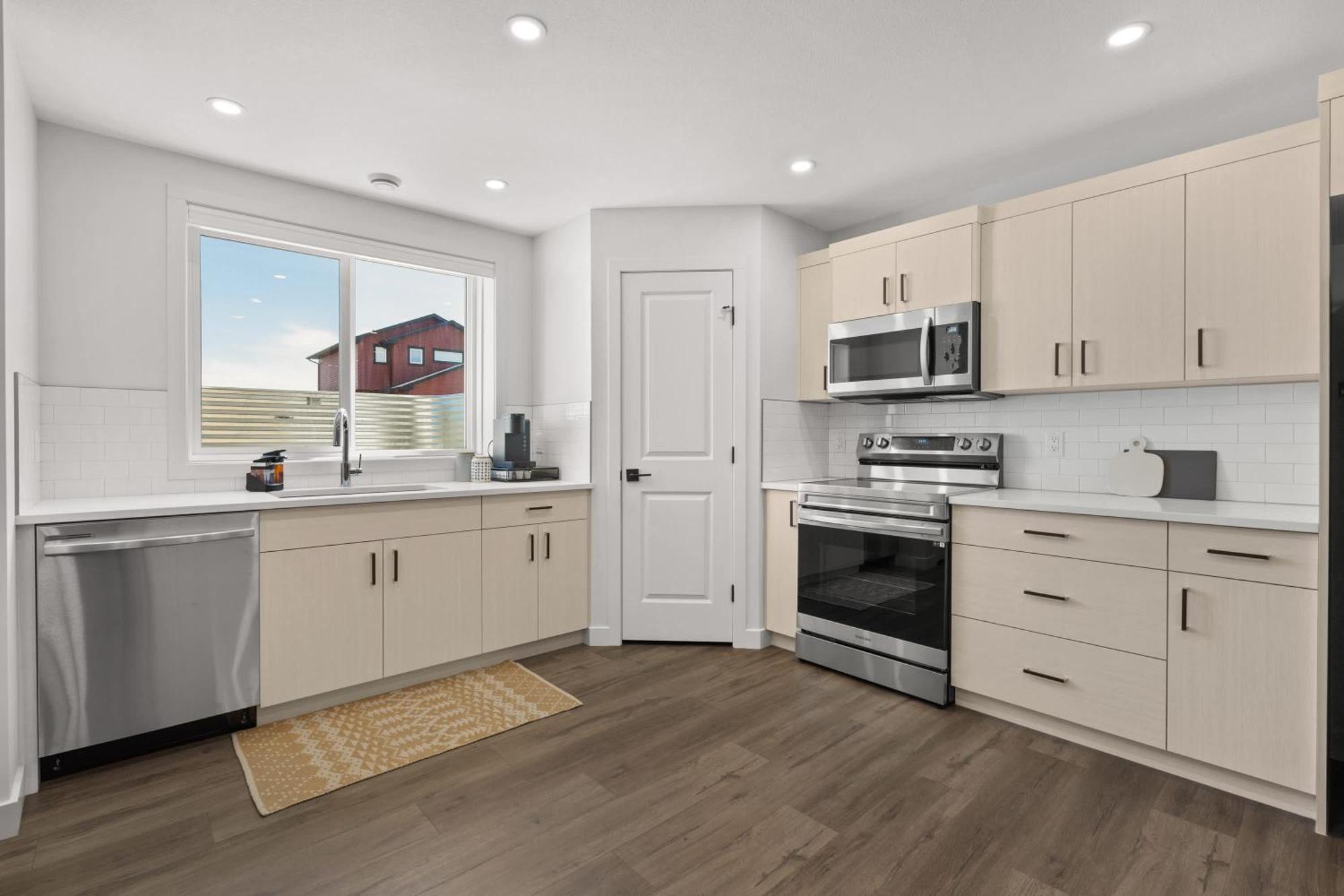 Livingston Way I Sleep 6 I Netflix I Kitchen I Tv Villa Pincher Creek Buitenkant foto
